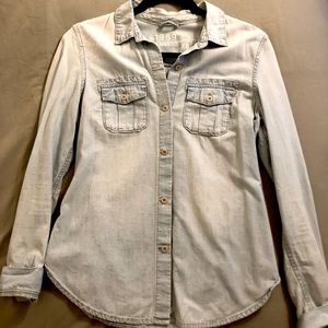 GAP Women’s Chambray Shirt